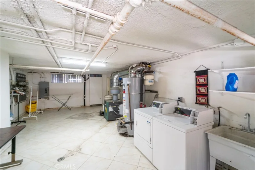 551 W Stocker Street #3 photo 29