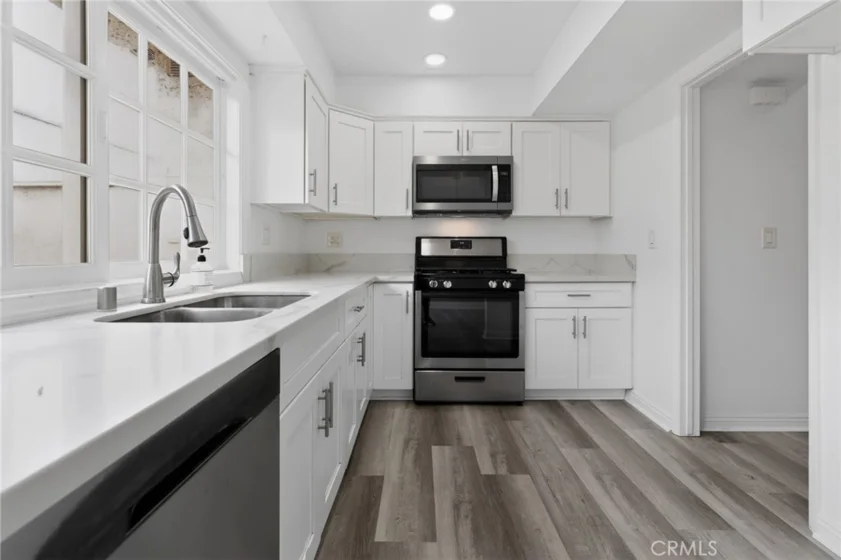 2450 Vista Hogar photo 14