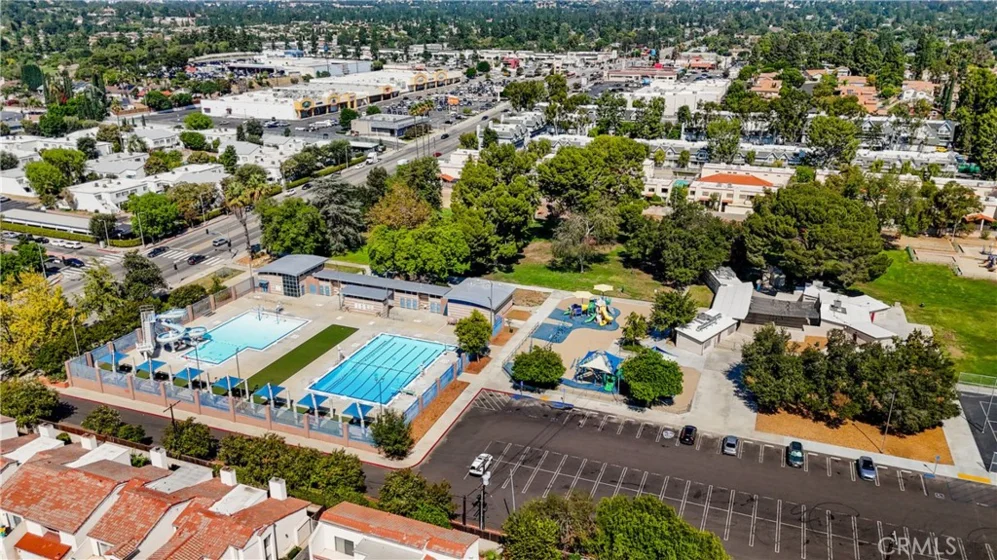 Unit C Reseda Boulevard photo 51