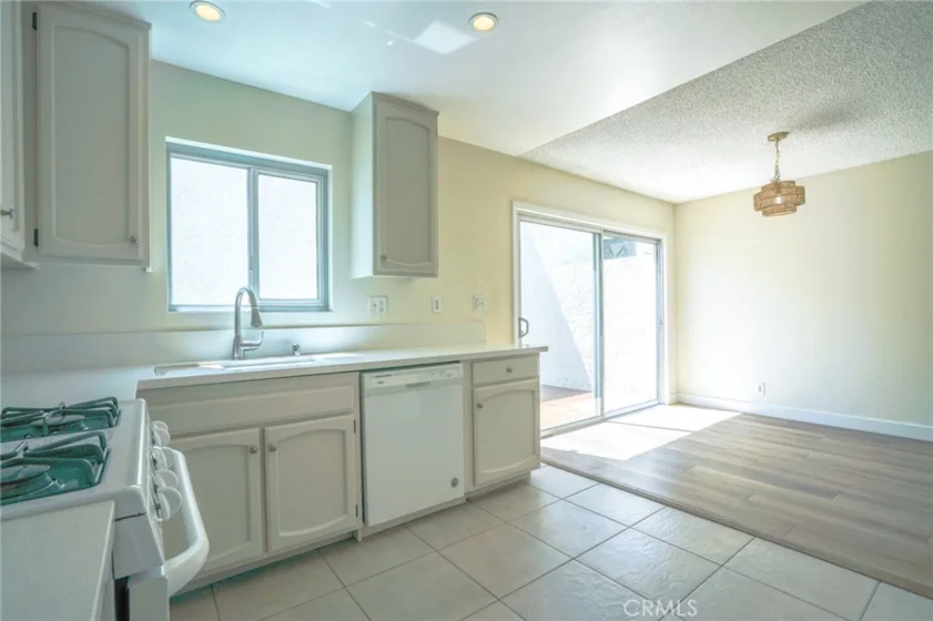 19231 Sherman Way #25 photo 13