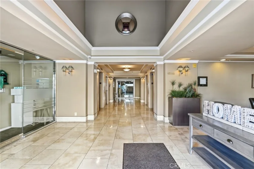 620 S Gramercy Place #211 photo 37
