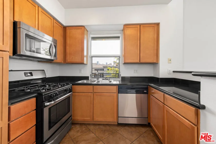 6400 Crescent Parkway #402 photo 18