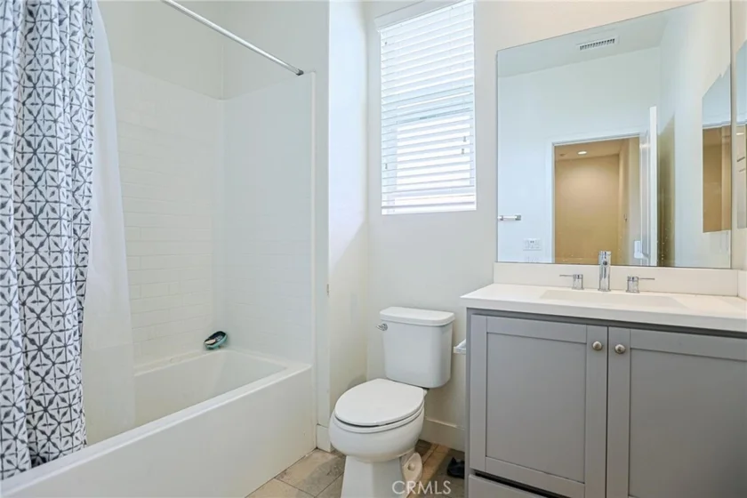 1300 N Harbor Boulevard photo 11