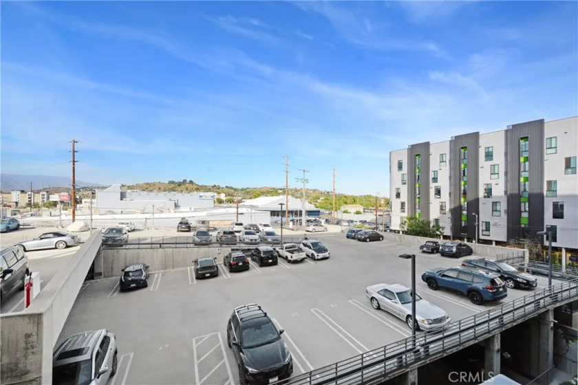 200 N San Fernando photo 8