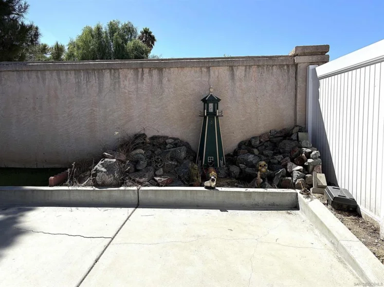 27593 Marian Road photo 21