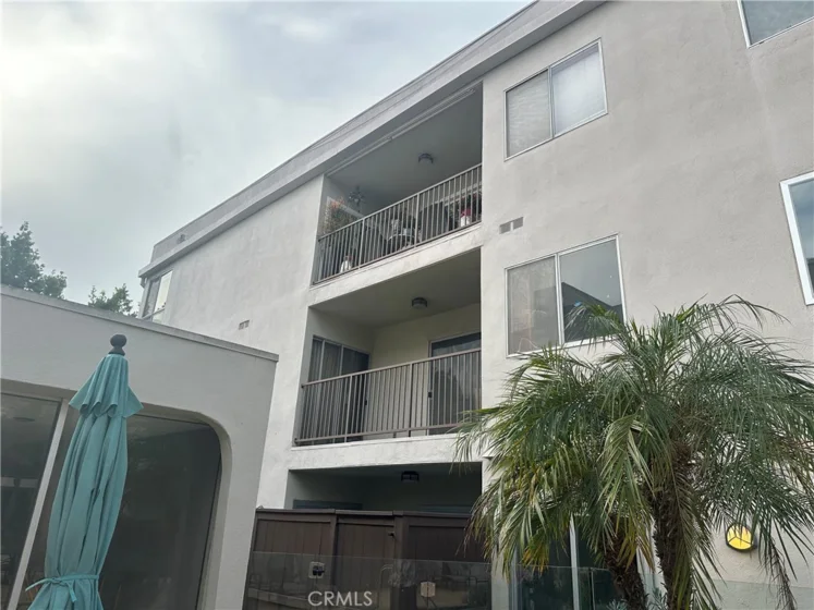 949 N Kings Road #215 photo 1