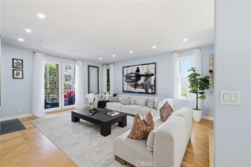 14271 Dickens Street #201 photo 2