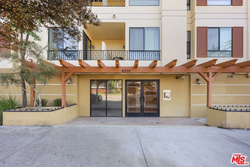 6938 Laurel Canyon Boulevard #310 photo 20