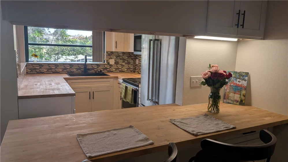 8860 Villa La Jolla Drive #215 photo 20