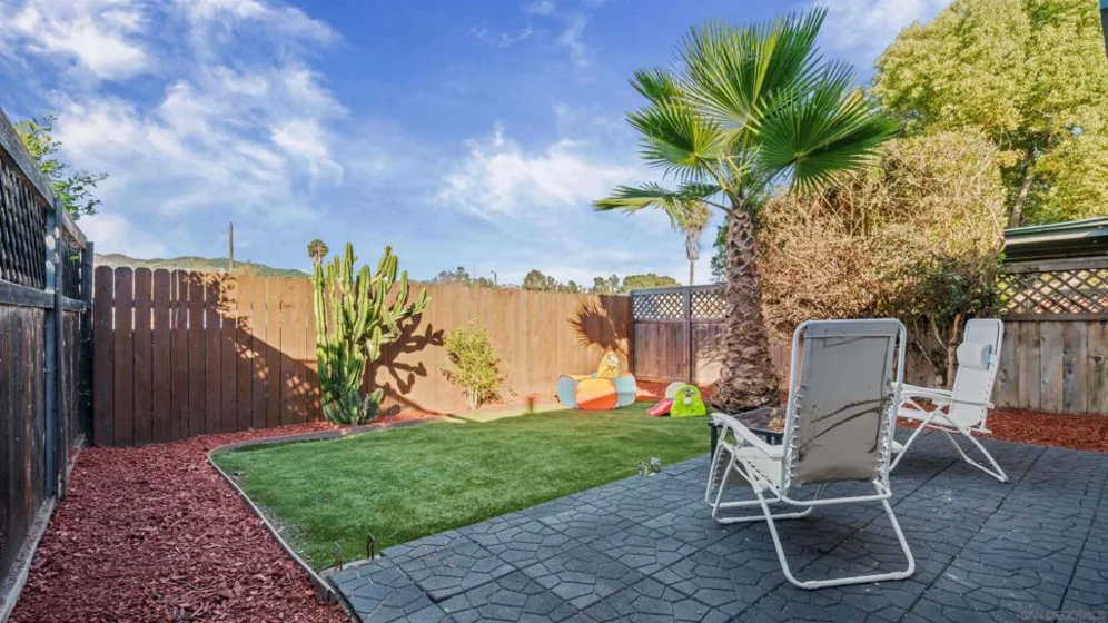 422 Devonshire Gln photo 24