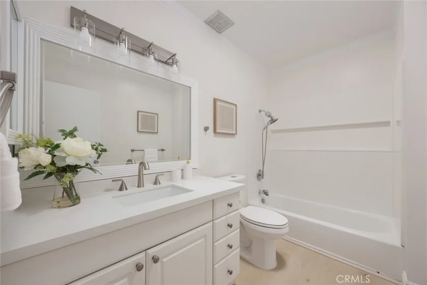420 S Madison Avenue #301 photo 23