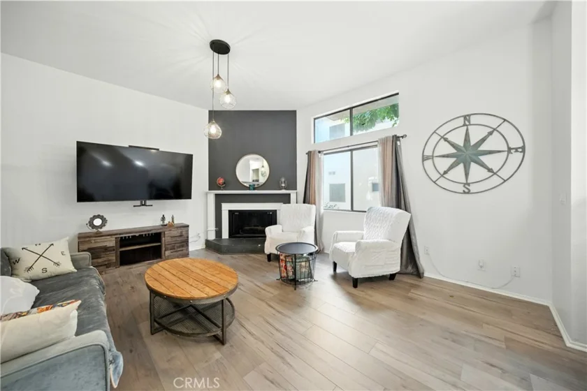 14937 Sherman Way #7 photo 4