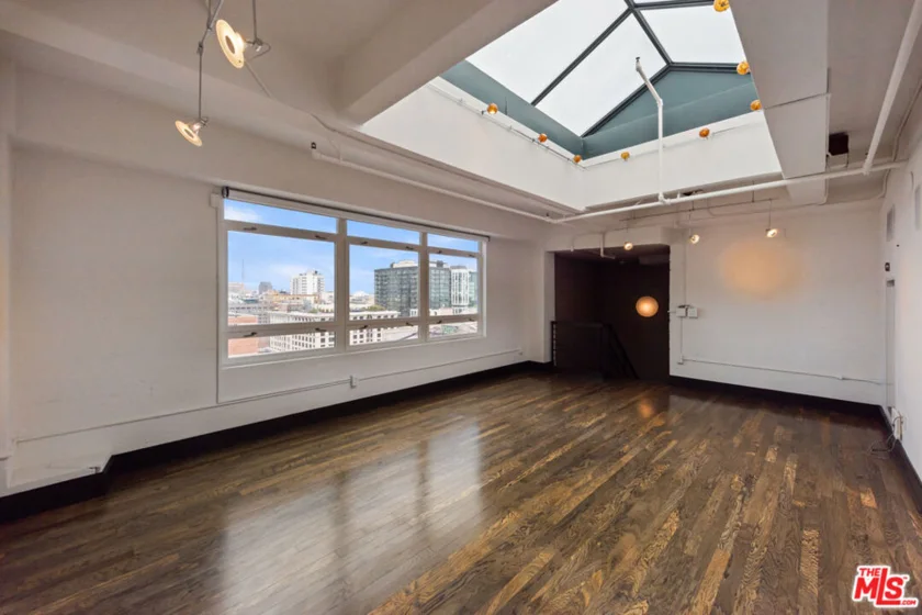 849 S Broadway #1210 photo 31