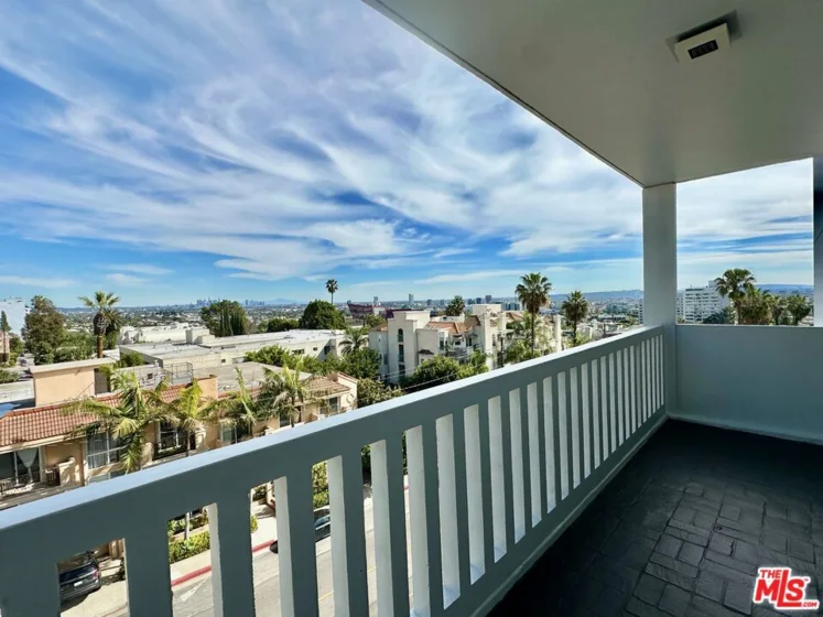 999 N Doheny Drive #408 photo 11