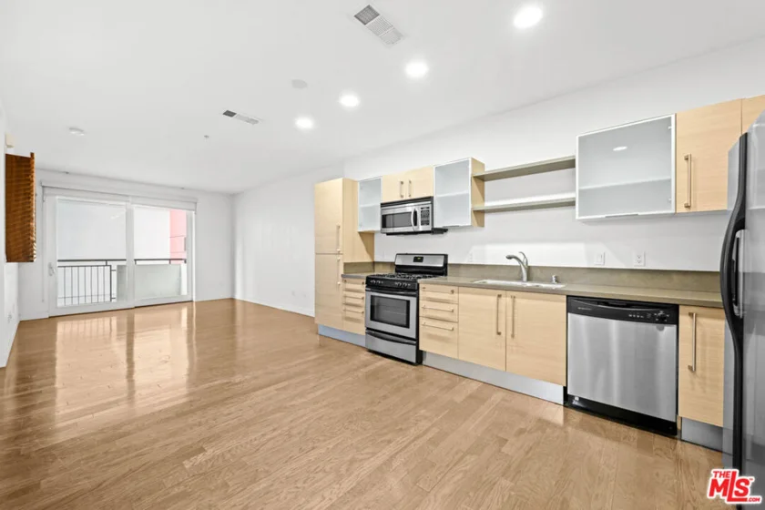 1234 Wilshire Boulevard #422 photo 2
