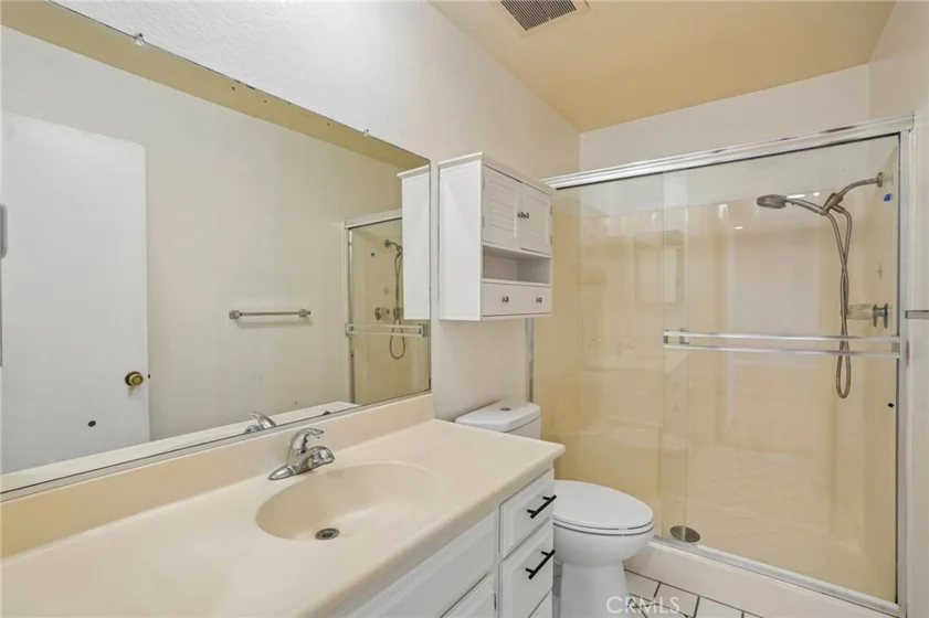 460 Salem #17 photo 6