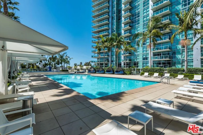 13700 Marina Pointe Drive #630 photo 55