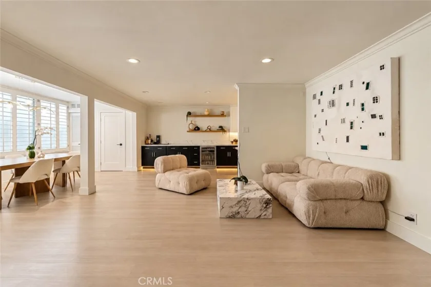 5315 Yarmouth Avenue #104 photo 9