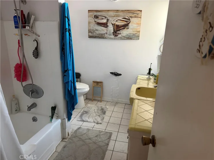 1101 E Ocean photo 7