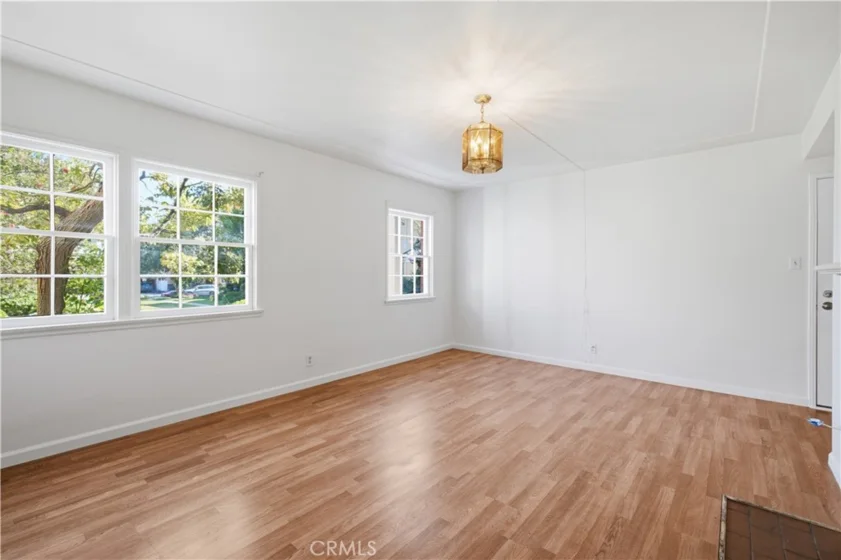 511 E Maple photo 7