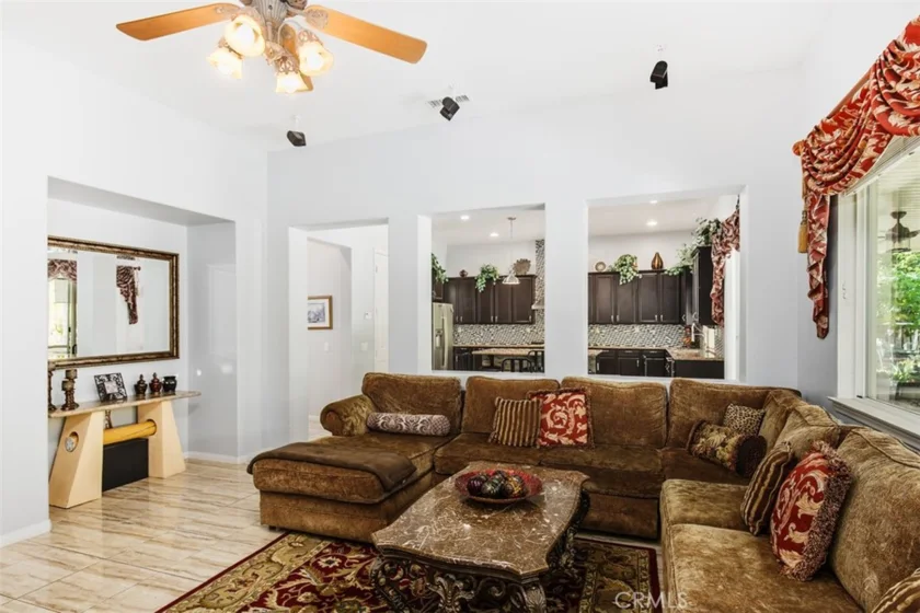 35982 Murano Street photo 9