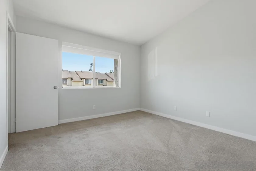 5130 N River Road #Unit B photo 32
