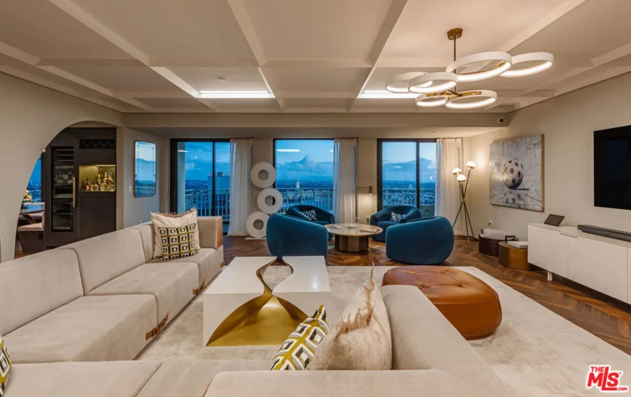 10727 Wilshire Boulevard #1805 photo 27