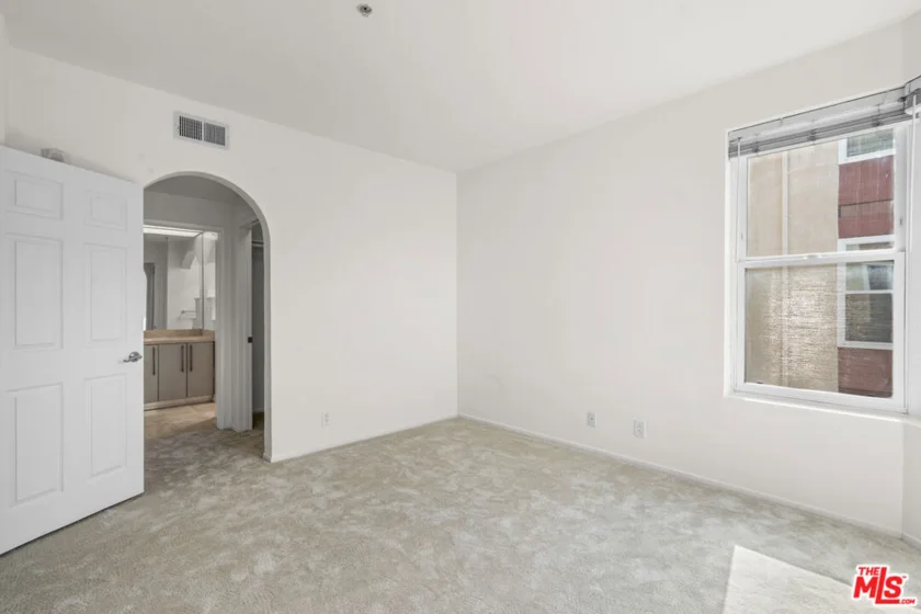 620 S Gramercy Place #301 photo 14