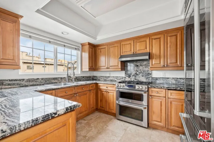 1948 Malcolm Avenue #305 photo 5