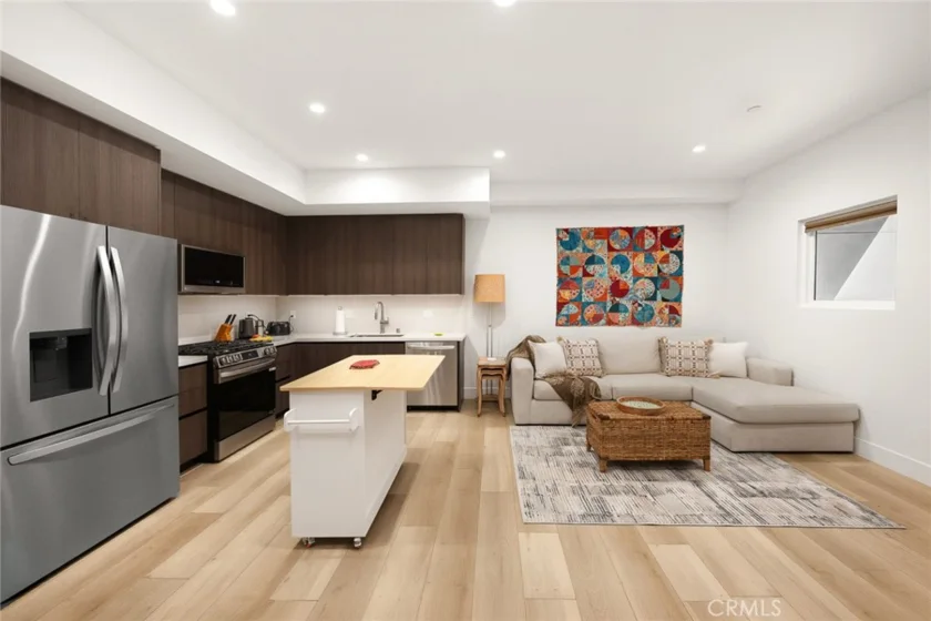 150 S Oak Knoll Avenue #104 photo 7