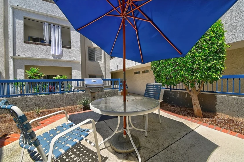 300 N N El Molino Avenue #107 photo 33