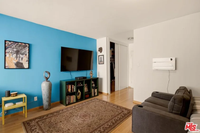 960 Larrabee Street #117 photo 11