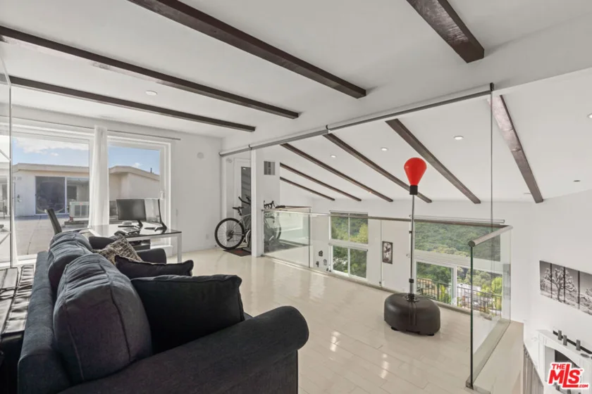 2385 Roscomare Road #F10 photo 5