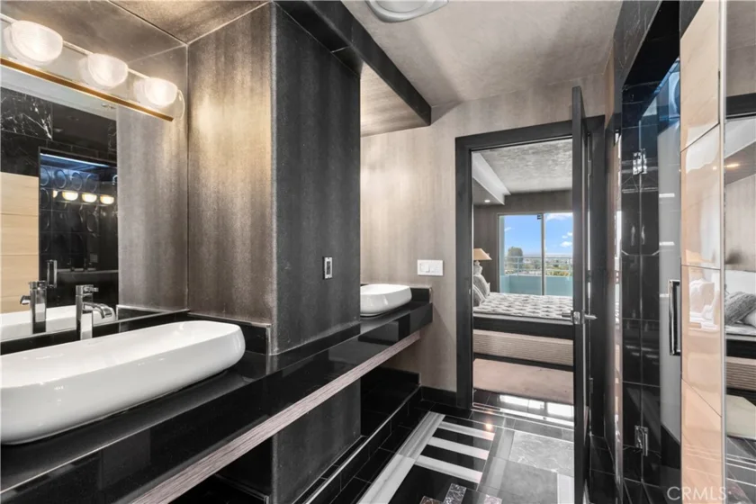 10336 Wilshire #703 photo 26