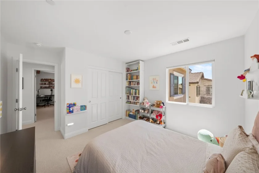 24237 Hazelnut Avenue photo 22