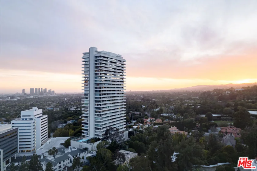 9255 Doheny Road #606 photo 1