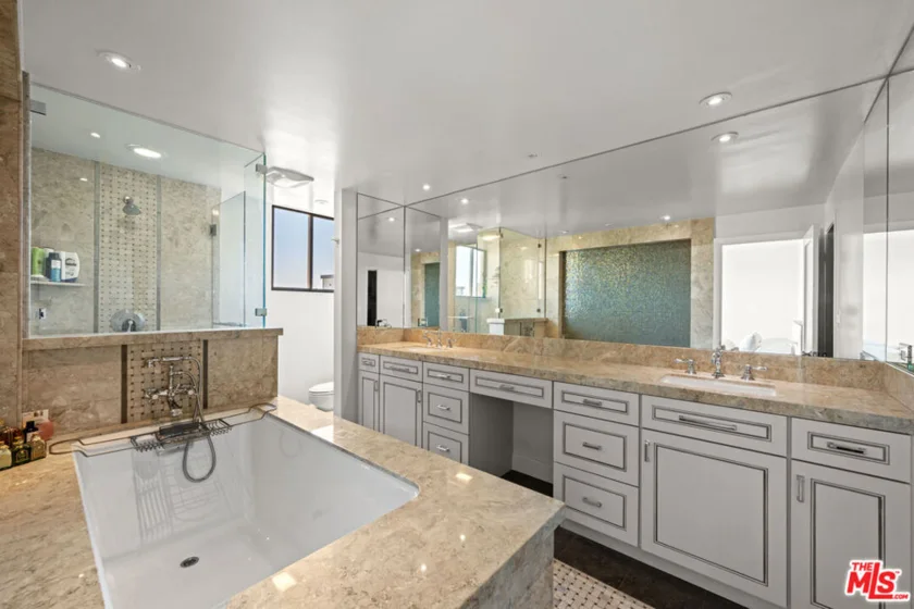 412 N Palm Drive #604 photo 17