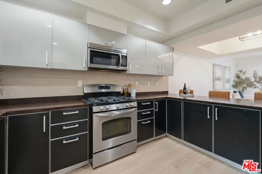 1744 Granville Avenue #105 photo 23
