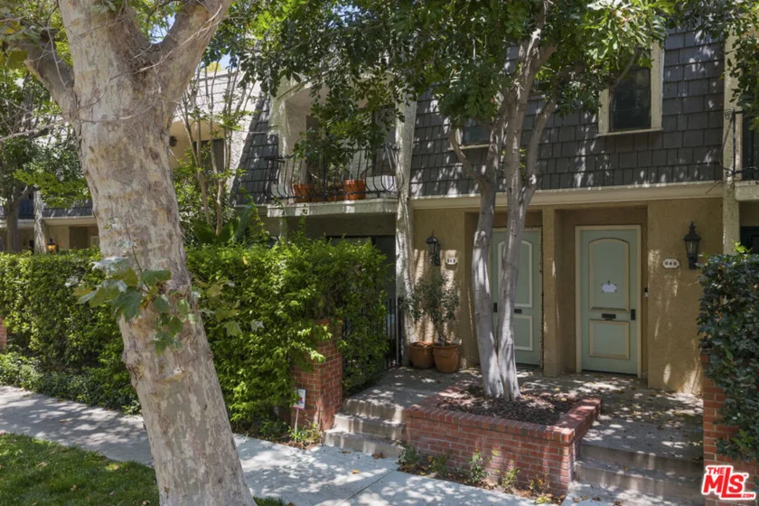 648 Wilcox Avenue photo 2