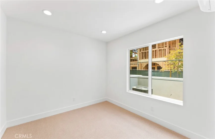 107 Sorrel Court photo 3