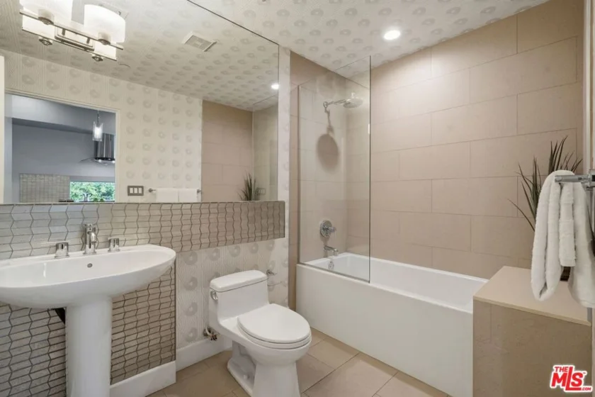 1250 N Harper Avenue #302 photo 24