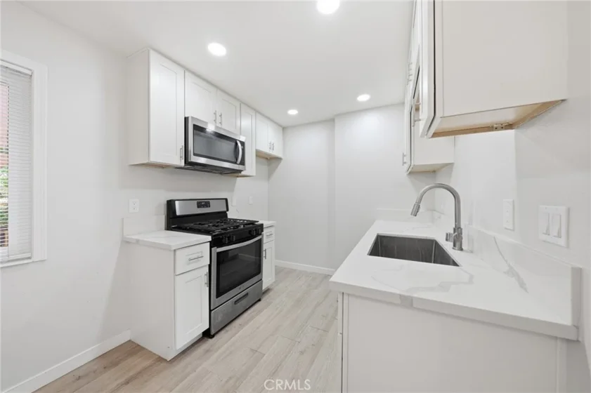 6600 Warner #205 photo 12