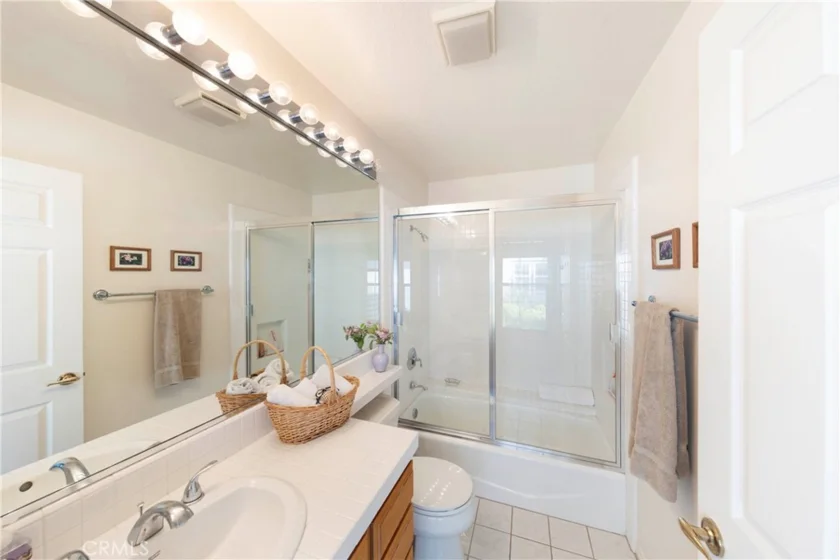 8 Longbourn Aisle photo 24