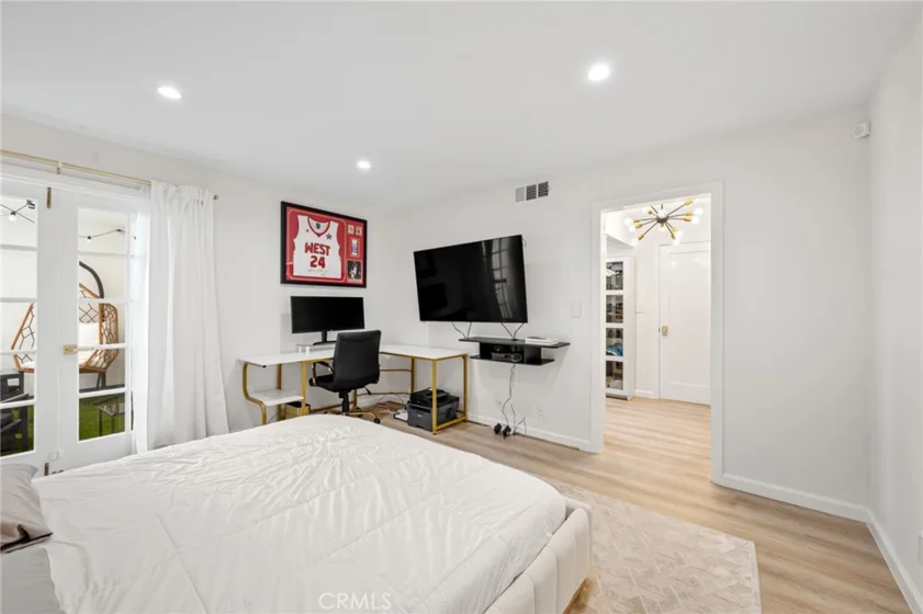 906 N Doheny Drive #318 photo 9
