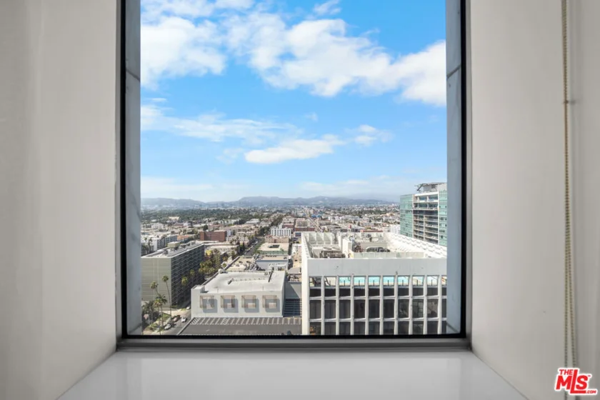 3810 Wilshire Boulevard #1801 photo 65