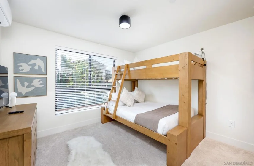 2124 San Clemente Street photo 7