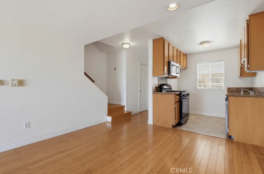 1355 Loma Avenue #311 photo 21