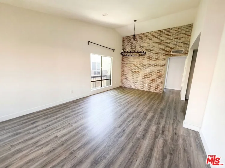 7300 Corbin Avenue #M photo 7