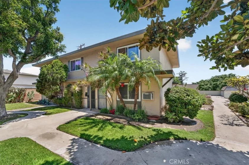 8788 Valley View #C photo 1