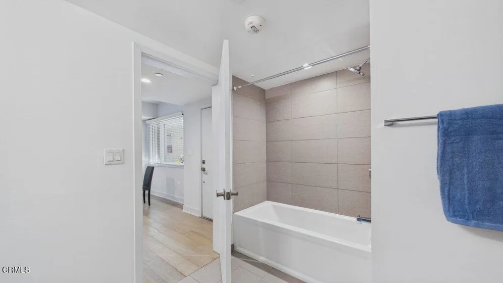 137 S Wilson Avenue #106 photo 8